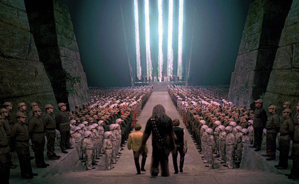A scene from star wars that shows similarity to the Nazi scene from Triumph of the Will.